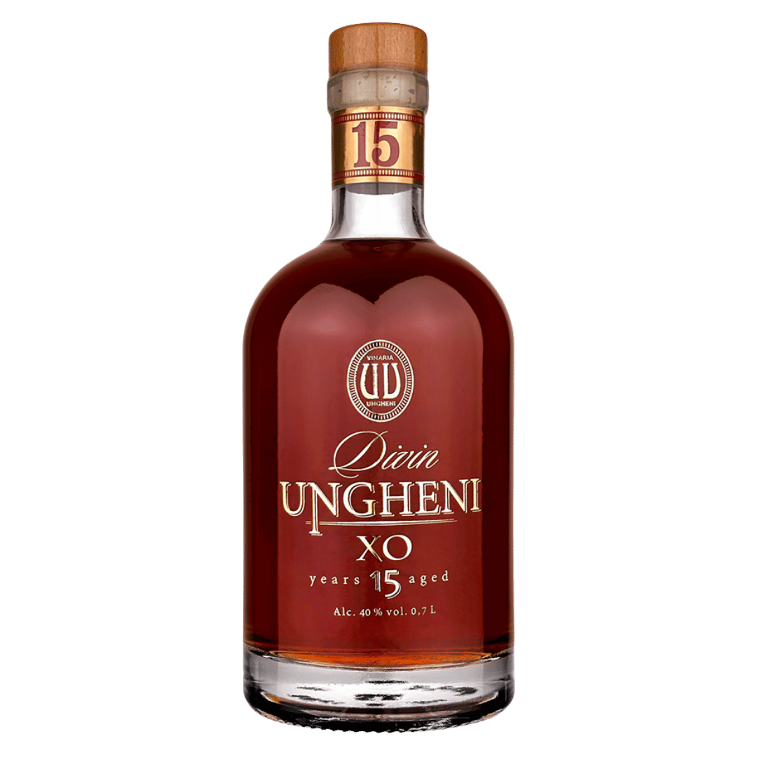 Divin Ungheni XO 15 Ani, distilat moldovenesc îmbogățit cu arome de fructe uscate și vanilie, maturat 15 ani în butoaie de stejar