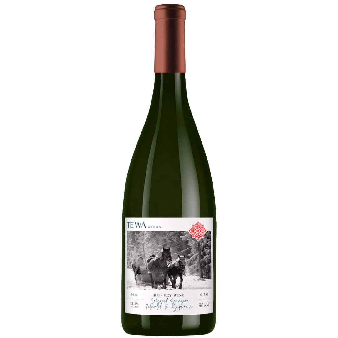 Te Wa Wines Cuvee Red, vin roșu sec din Moldova, cu arome de fructe și tanini catifelati