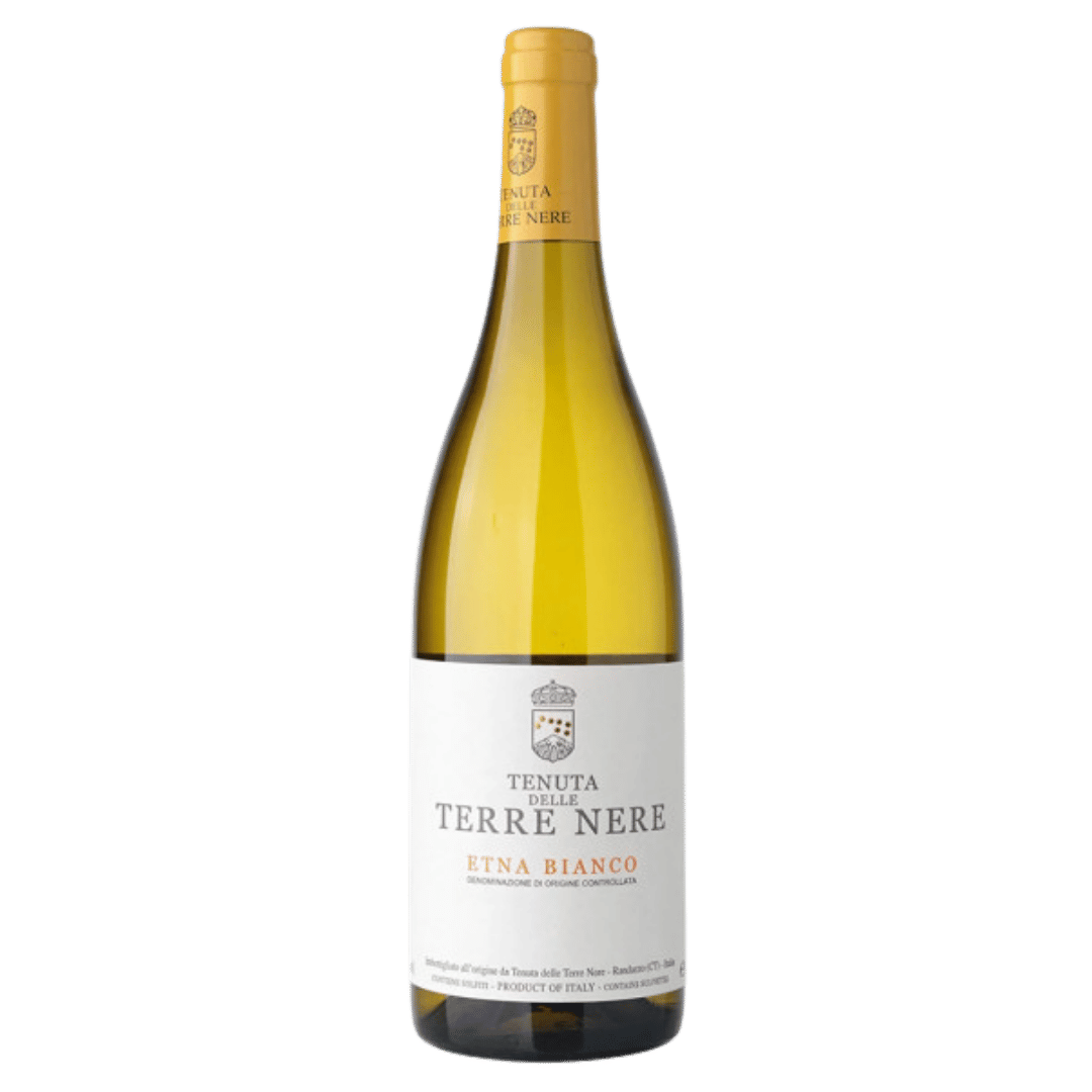 Italia Tenuta Delle Terre Nere Etna Bianco, vin alb sec din Sicilia cu aromă proaspătă de citrice și note minerale.