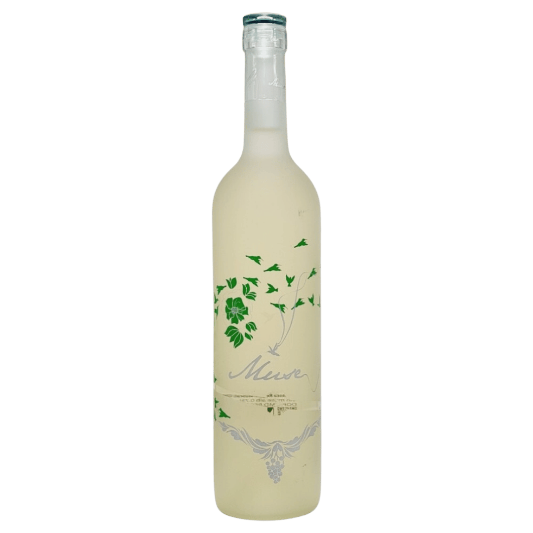 Recas Muse White Demisec, vin alb din soiul Fetească Regală, cu arome florale și fructate, ideal pentru mese lejere și aperitive