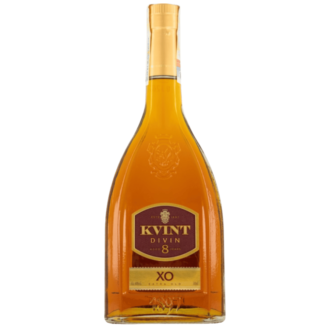 Kvint XO 8 Ani, cognac maturat în stejar cu arome de fructe uscate și vanilie, perfect pentru deserturi fine.