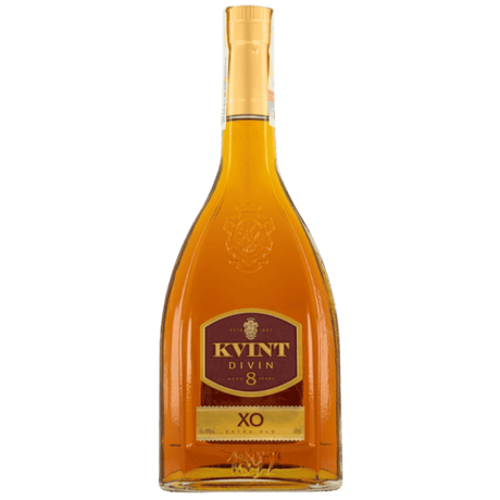 Kvint XO 8 Ani, cognac maturat în stejar cu arome de fructe uscate și vanilie, perfect pentru deserturi fine.