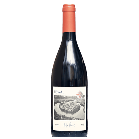 Te Wa Wines Malbec, vin roșu sec din Moldova, cu arome fructate și echilibru plăcut.