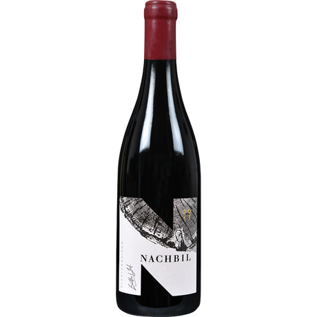 Nachbil Blaufrankisch 2018, vin roșu sec, echilibrat și fructat din Crișana, cu aromas de cireșe și condimente subtile.