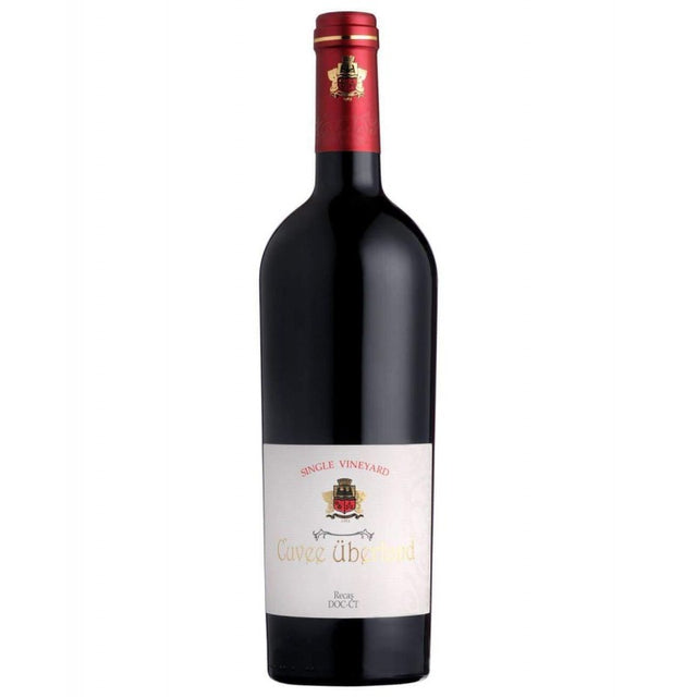 Recaș Cuvee Uberland, vin roșu sec din Banat, făcut din Cabernet Sauvignon și Merlot, cu arome de fructe negre și condimente.