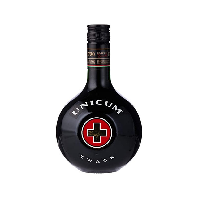 Zwack Unicum, digestiv unguresc cu arome de plante, condimente și note amare, ideal după masă